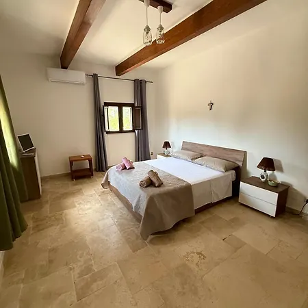 Nidadi Trulli D'itria * מרטינה פרנקה